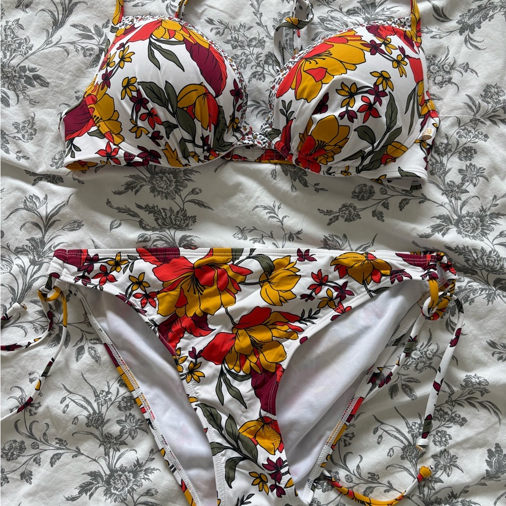 La vie en rose floral bikini